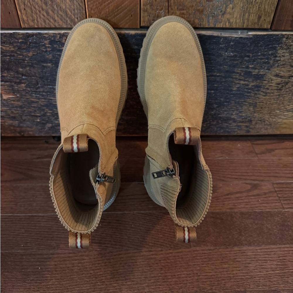 Madewell Tan Chukka Boots Suede